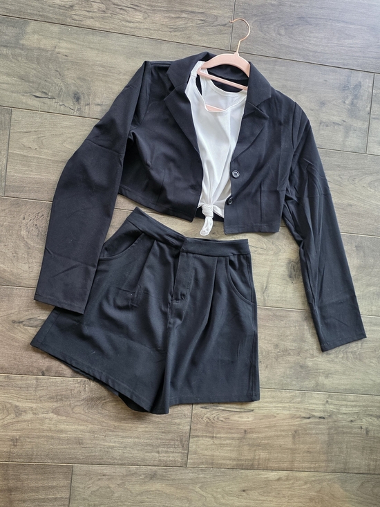 Weissman Other - Hip Hop Dance Costume - Cropped Black Jacket & Shorts (XSA)